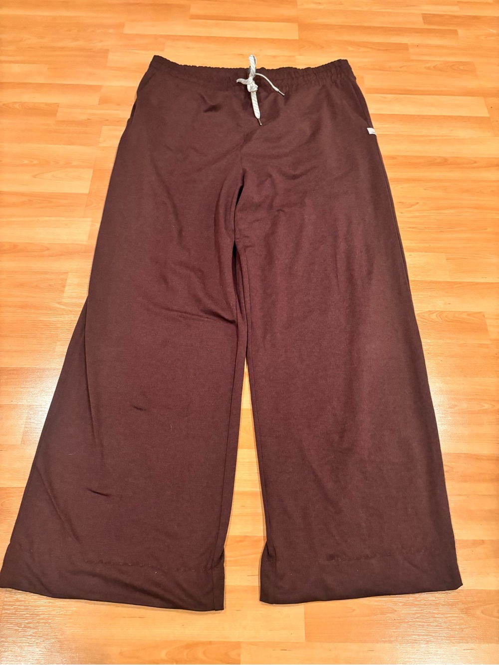Vuori Wide Leg Essential Brown Joggers